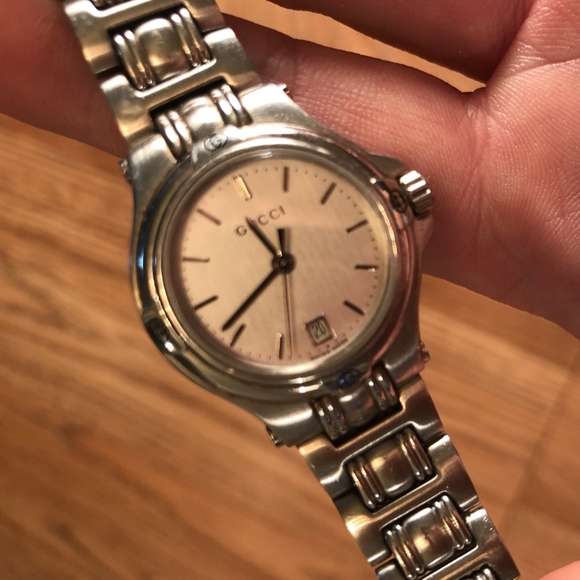 Authentic Ladies Gucci 9040L Watch - Picture 5 of 5